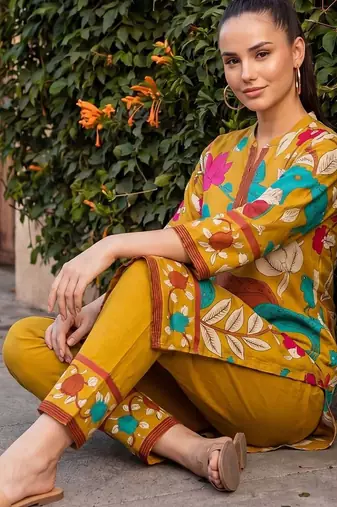 Women Ethnic Motifs Printed Regular  Cotton Kurta with Trousers