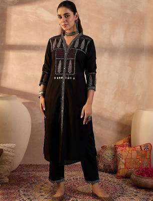 Women Embroidered  Cotton Kurta With Trousers & Dupatta Kurta Sets 2