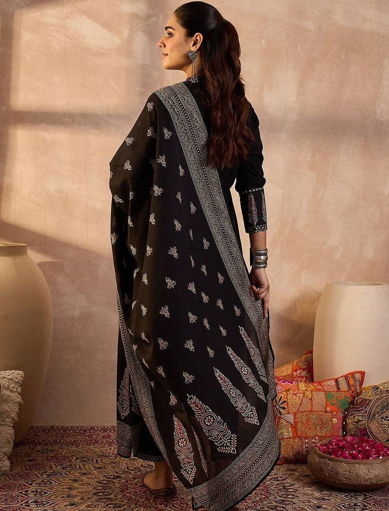 Women Embroidered  Cotton Kurta With Trousers & Dupatta Kurta Sets