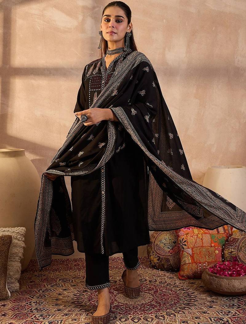 Women Embroidered  Cotton Kurta With Trousers & Dupatta Kurta Sets