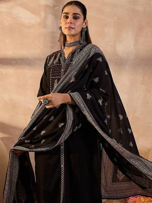 Women Embroidered  Cotton Kurta With Trousers & Dupatta Kurta Sets 7