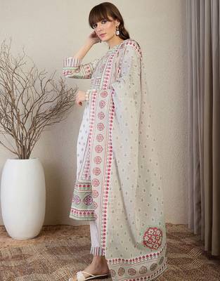 Women Floral Printed Cotton Kurta with Trousers & Dupatta 4