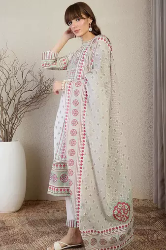 Women Floral Printed Cotton Kurta with Trousers & Dupatta
