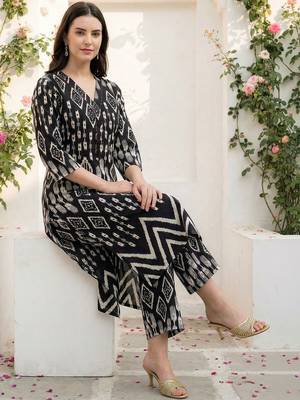 Women Ethnic Motifs Printed Regular  Cotton Kurta with Palazzos 2