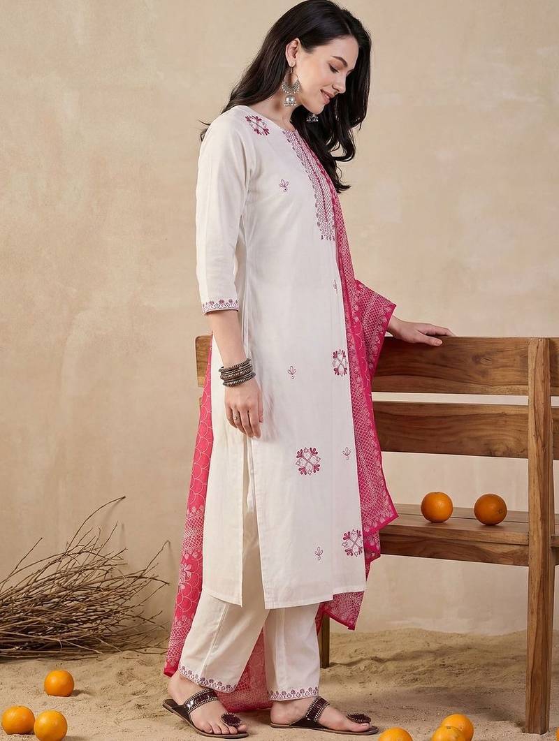 Women Ethnic Motifs Embroidered Regular Thread Work  Cotton Kurta with Trousers & With Dupatta