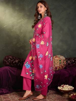 Floral Printed Sraight Thread Work  Cotton Kurta With Trousers & Dupatta 3