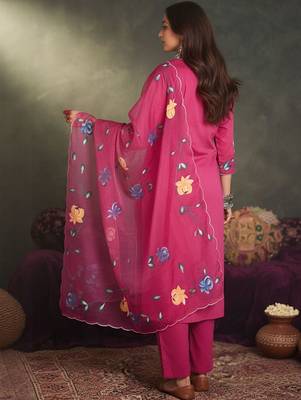 Floral Printed Sraight Thread Work  Cotton Kurta With Trousers & Dupatta 4