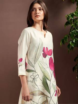Women Floral Printed Regular Kurta With Trousers & Dupatta 2