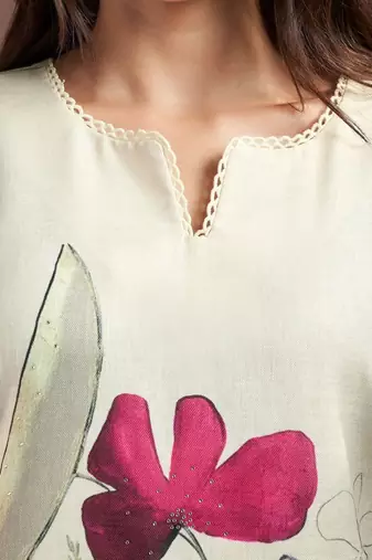 Women Floral Printed Regular Kurta With Trousers & Dupatta