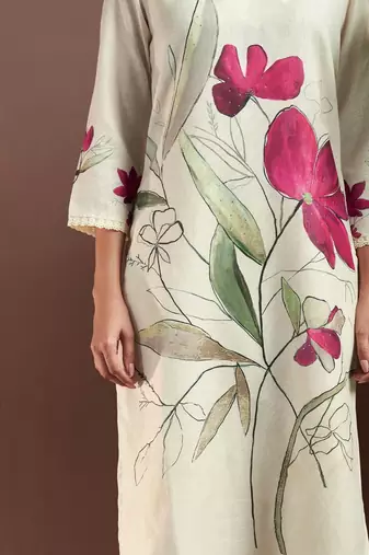 Women Floral Printed Regular Kurta With Trousers & Dupatta