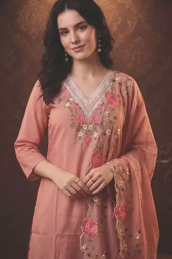 Women Floral Embroidered Regular Thread Work Kurta with Trousers & With Dupatta