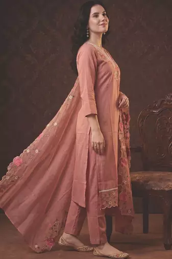 Women Floral Embroidered Regular Thread Work Kurta with Trousers & With Dupatta