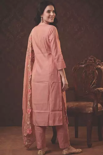 Women Floral Embroidered Regular Thread Work Kurta with Trousers & With Dupatta