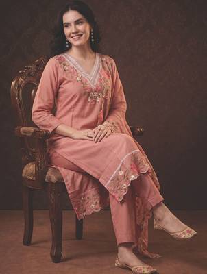 Women Floral Embroidered Regular Thread Work Kurta with Trousers & With Dupatta 5