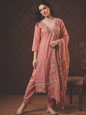 Women Floral Embroidered Regular Thread Work Kurta with Trousers & With Dupatta 6