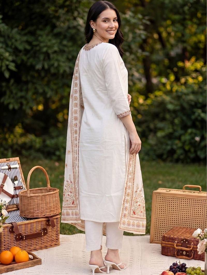 Women Ethnic Motifs Embroidered Regular Thread Work  Cotton Kurta with Trousers & With Dupatta