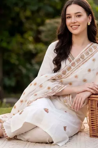Women Ethnic Motifs Embroidered Regular Thread Work  Cotton Kurta with Trousers & With Dupatta