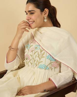 Women Floral Embroidered Cotton Kurta with Trousers & Dupatta 1