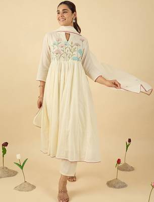 Women Floral Embroidered Cotton Kurta with Trousers & Dupatta 2