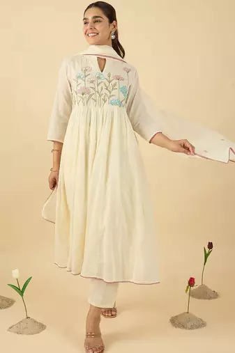 Women Floral Embroidered Cotton Kurta with Trousers & Dupatta