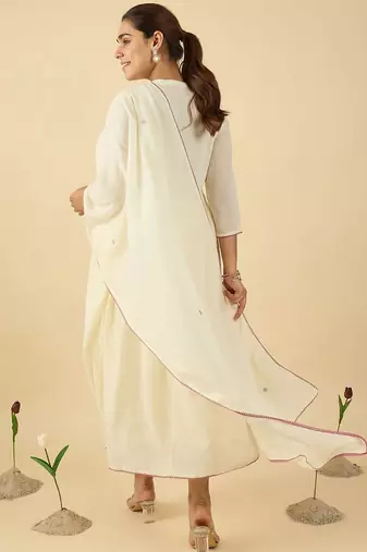 Women Floral Embroidered Cotton Kurta with Trousers & Dupatta
