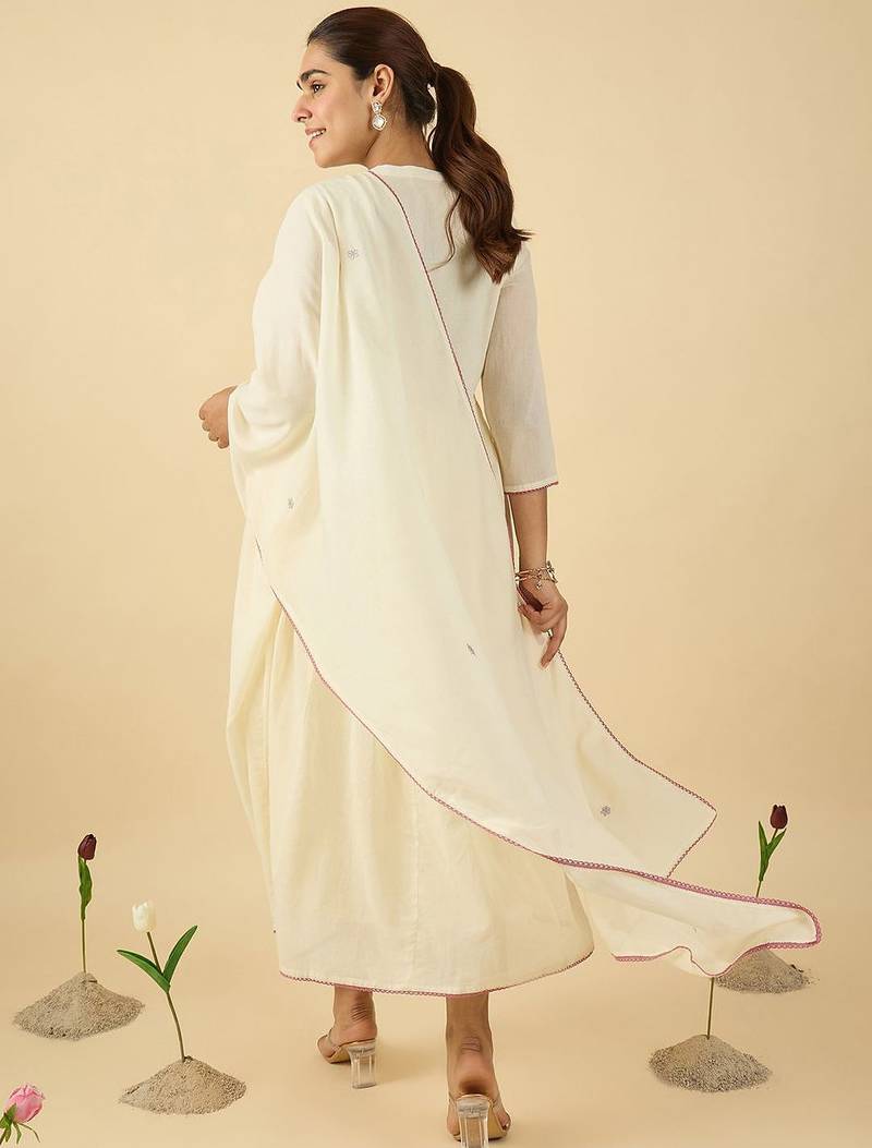 Women Floral Embroidered Cotton Kurta with Trousers & Dupatta