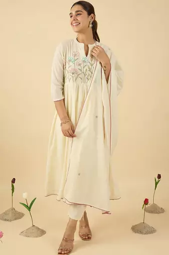 Women Floral Embroidered Cotton Kurta with Trousers & Dupatta