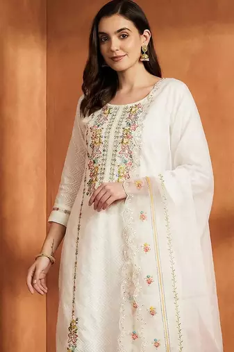 Women Floral Embroidered Regular Thread Work  Cotton Kurta with Trousers & With Dupatta