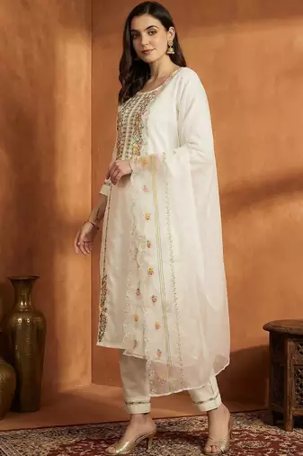 Women Floral Embroidered Regular Thread Work  Cotton Kurta with Trousers & With Dupatta