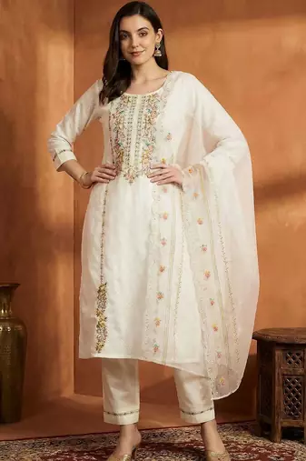 Women Floral Embroidered Regular Thread Work  Cotton Kurta with Trousers & With Dupatta