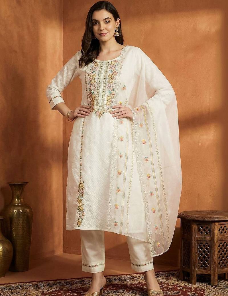 Women Floral Embroidered Regular Thread Work  Cotton Kurta with Trousers & With Dupatta