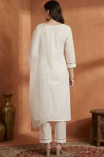 Women Floral Embroidered Regular Thread Work  Cotton Kurta with Trousers & With Dupatta