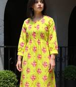 Women Floral Printed Regular  Cotton Kurta With Trousers