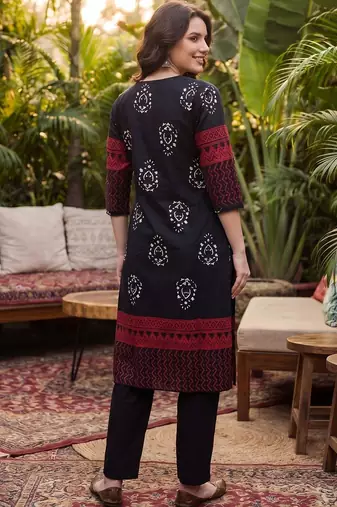 Women Ethnic Motifs Printed Regular Thread Work  Cotton Kurta with Trousers & With Dupatta