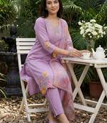Women Floral Embroidered Regular Thread Work Kurta with Trousers & With Dupatta