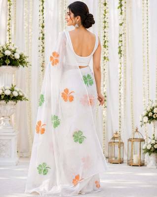 White color linen cotton digital printed saree with un-stitched blouse 4