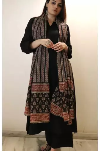 Black viscose chanderi solid kurta pant set with printed chanderi silk blend dupatta