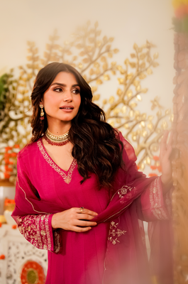 Pink viscose chanderi silk embroidery kurta pant set with organza dupatta 5