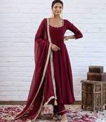 Maroon chanderi silk blend solid kurta pant set with solid silk blend dupatta