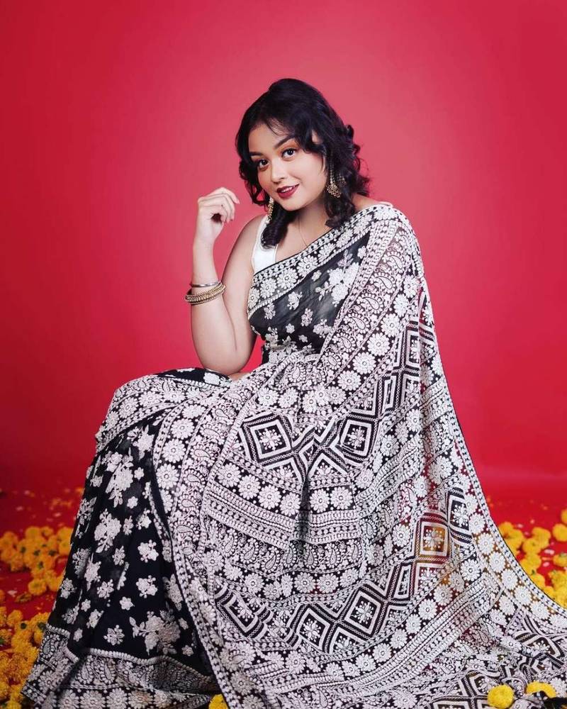 Black faux georgette embroidered thread work heavy look ethnic saree with blouse