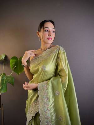 Green georgette embroidered thread work heavy look ethnic saree with blouse 3
