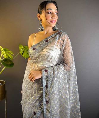 Grey net embroidered thread work heavy look ethnic saree with blouse 4
