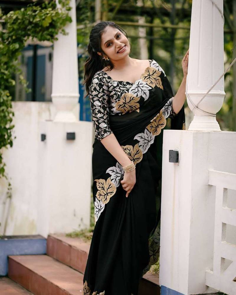 Black chiffon embroidered thread work heavy look ethnic saree with blouse