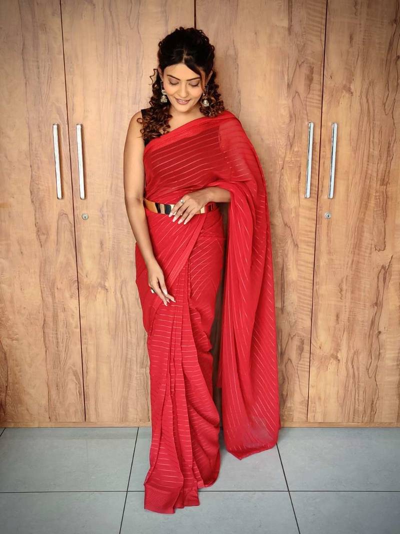 Red viscose embroidered zari woven heavy look ethnic saree with blouse