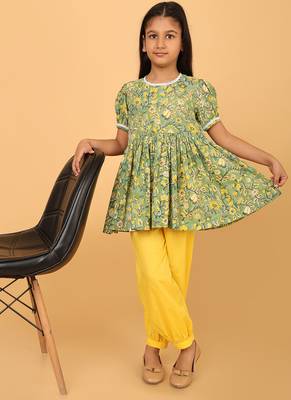 Green hand block printed cotton tunic & pant set for girls 5