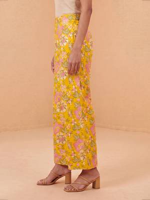 Women yellow rayon floral printed regular trouser 3