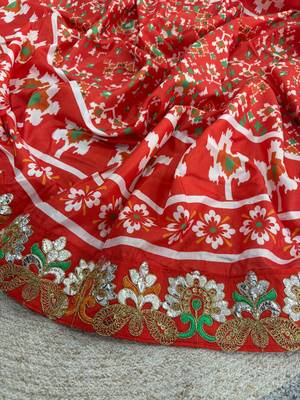 Red Color Beautiful 3Mm & 5Mm Sequins And Jari Dori Embroidered Lace Border Silk Blend Saree 4