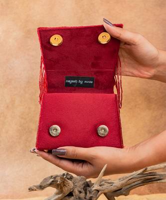Crimson red beaded silk tassel handbag 4