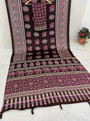dark brown color mirror work border with handcrafted red tassels (latkan) and ajarakh print gajji silk blend saree 5