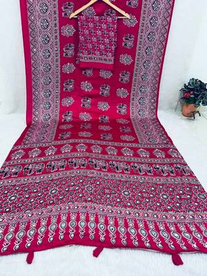 rani pink color mirror work border with handcrafted red tassels (latkan) and ajarakh print gajji silk blend saree 5